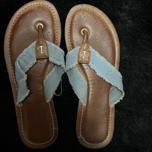Nautica denim and tan sandal size 9